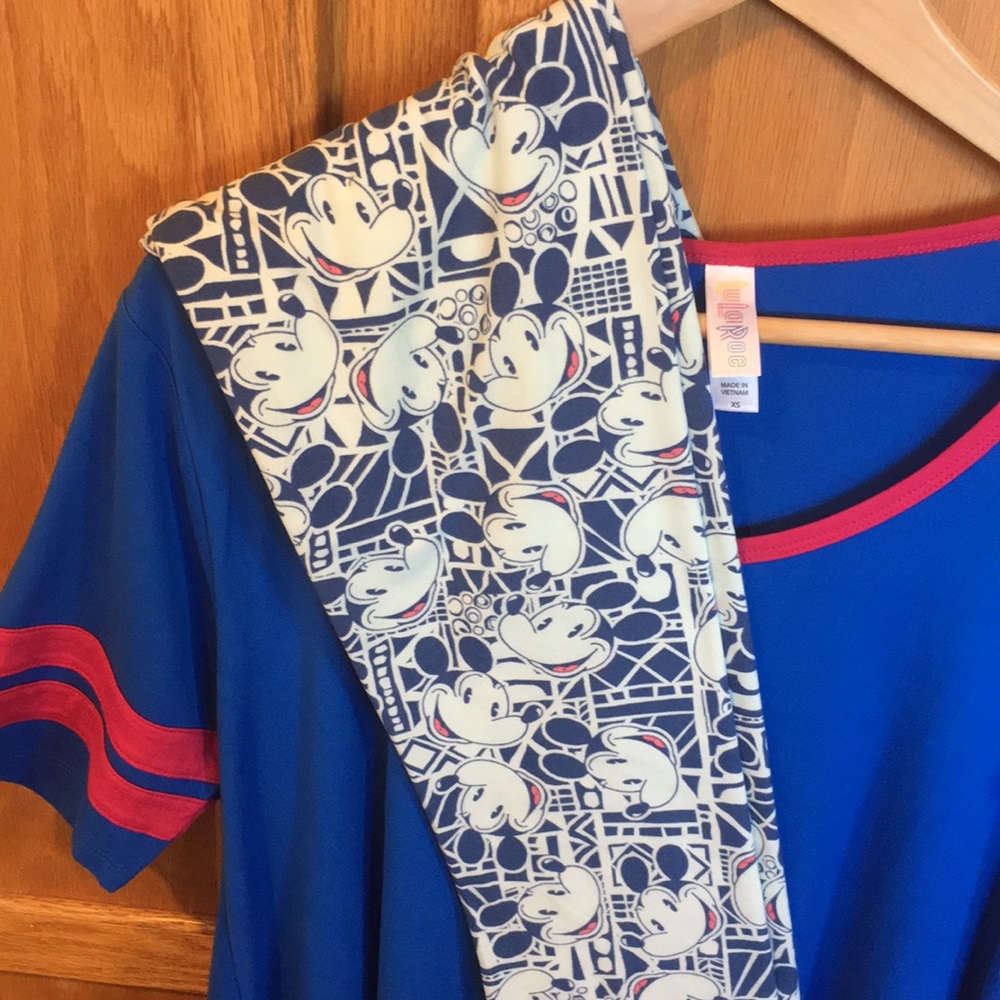 LuLaRoe NWOT DISNEY Leggings and Perfect T